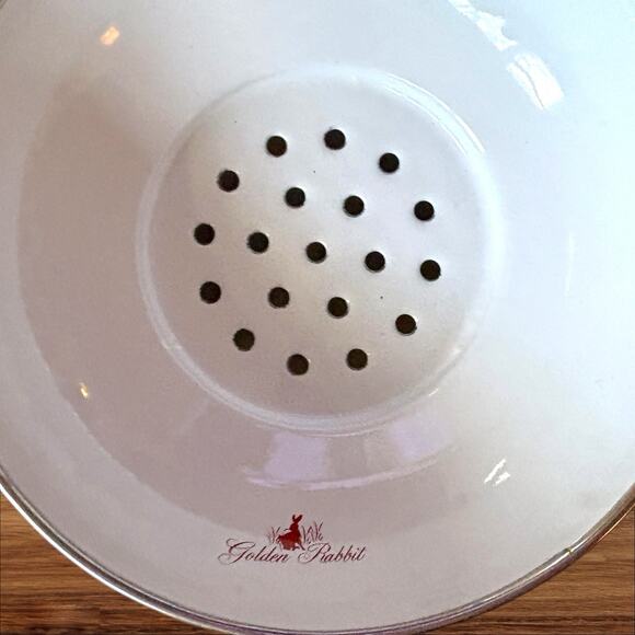 Golden Rabbit Colander Set Strawberry Enamelware 1.5qt w 8" Drip Plate 2 Piece - Picture 4 of 8